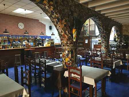 Restaurant for rent located in the town of Besalú. - 5