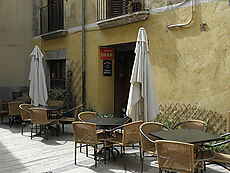 Restaurant for rent located in the town of Besalú.