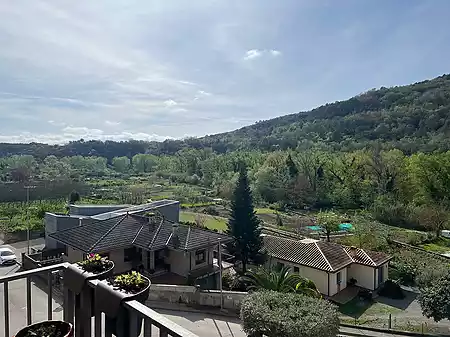 Piso en venta, situado en el pueblo de Besalú. - 0