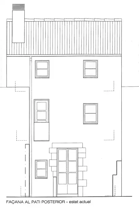 Edifici en venda, situat al bonic poble de Besalú. - 1